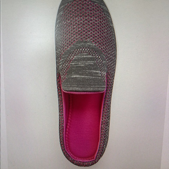 Sneakers - Picture 3 of 4